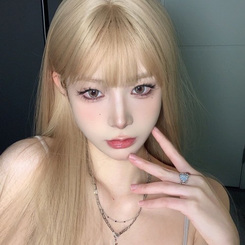 Kony wig set anime girl group anchor same long straight hair wig full bangs long hair full head golden wig