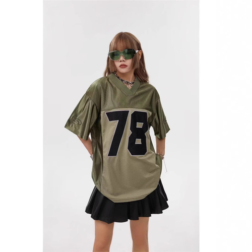 2024 Vintage American Style V-Neck Embroidered T-Shirt for Men and Women Loose Streetwear Fashion Casual Top Trendy
