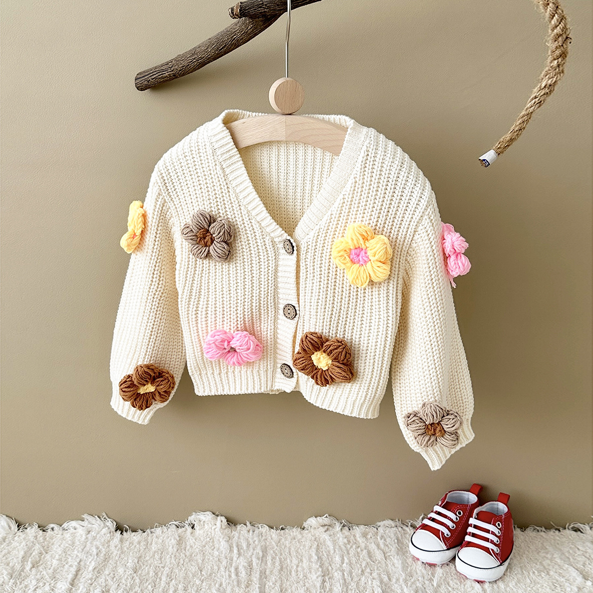 Suéter para bebés coreanos flores suaves, camisas de punto para bebés femeninos, abrigos de abrigo de abrigo de abrigo de abrigo transfronterizo