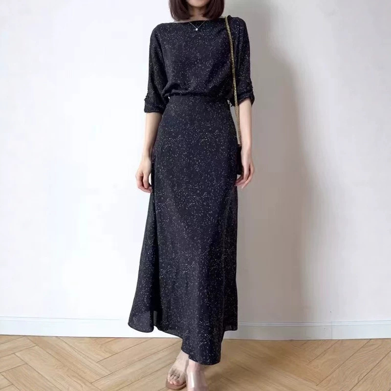 The sky is filled with twinkling stars! Slimming black dress made of silk crepe de chine, 100% mulberry silk, with a one-shoulder neckline, long dress for women The sky is filled with twinkling stars! Slimming black dress made of silk crepe de chine, 100% mulberry silk, with a one-shoulder neckline, long dress for women