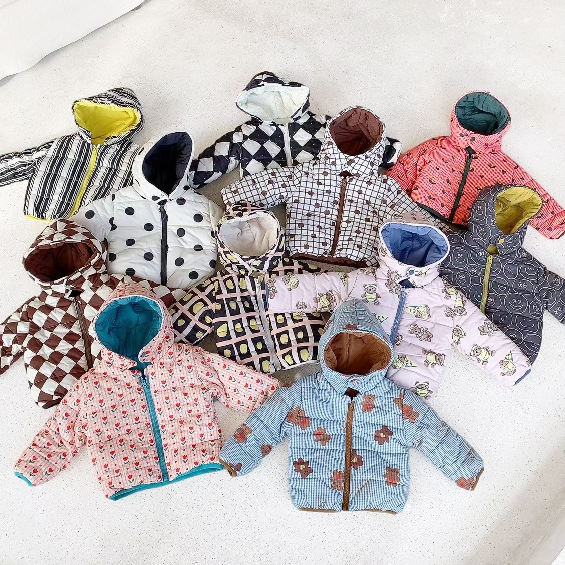 Ropa de invierno para niños ropa acolchada de algodón ropa de estilo coreano ropa para niños ropa de bebé acolchada de algodón con capucha ropa de invierno para bebés forrada de lana engrosada ropa acolchada de algodón
