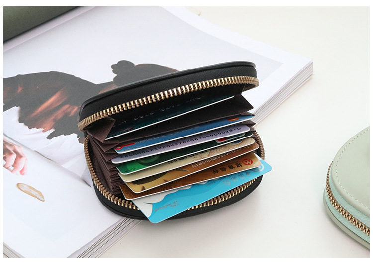 Business Solid Color Semicircle Zipper Card Holder display picture 1