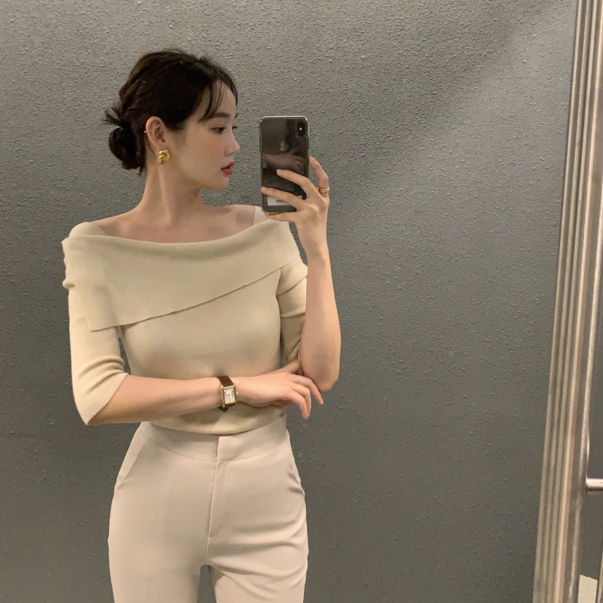 Korean Chic Summer Age-Reducing Retro French Niche Design Elegant Short-Sleeved Knitwear Women's Off-Shoulder Knitwear