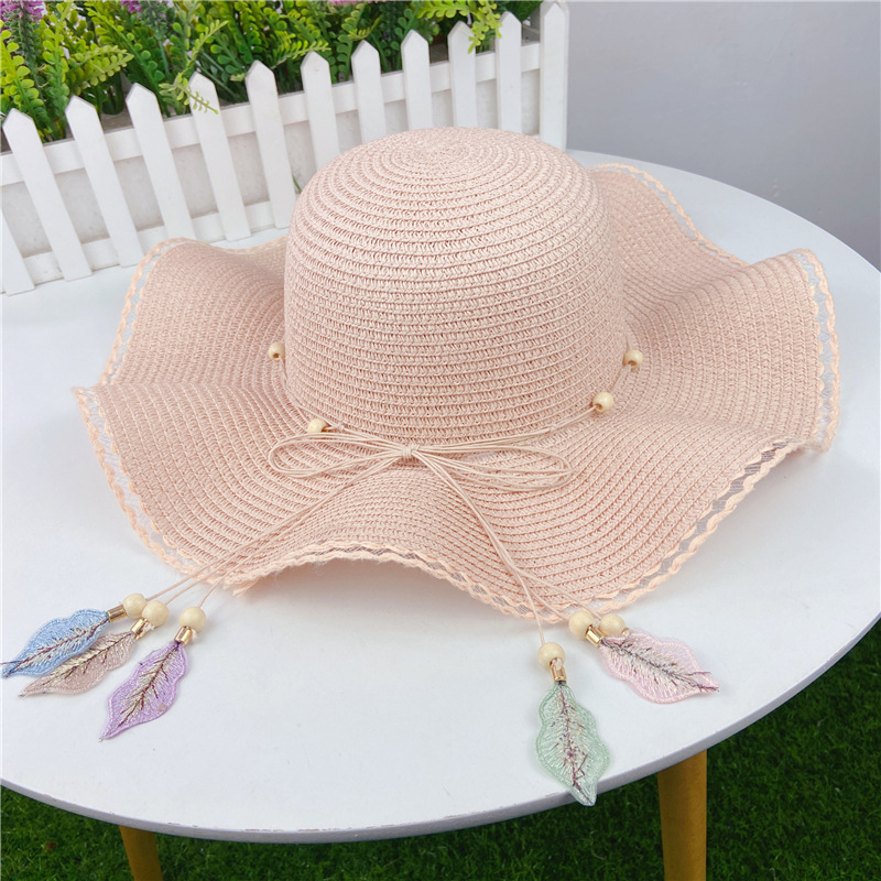 Hat Female Summer Big Brim Leaf Pendent Seaside Beach Sunscreen Straw Hat display picture 2