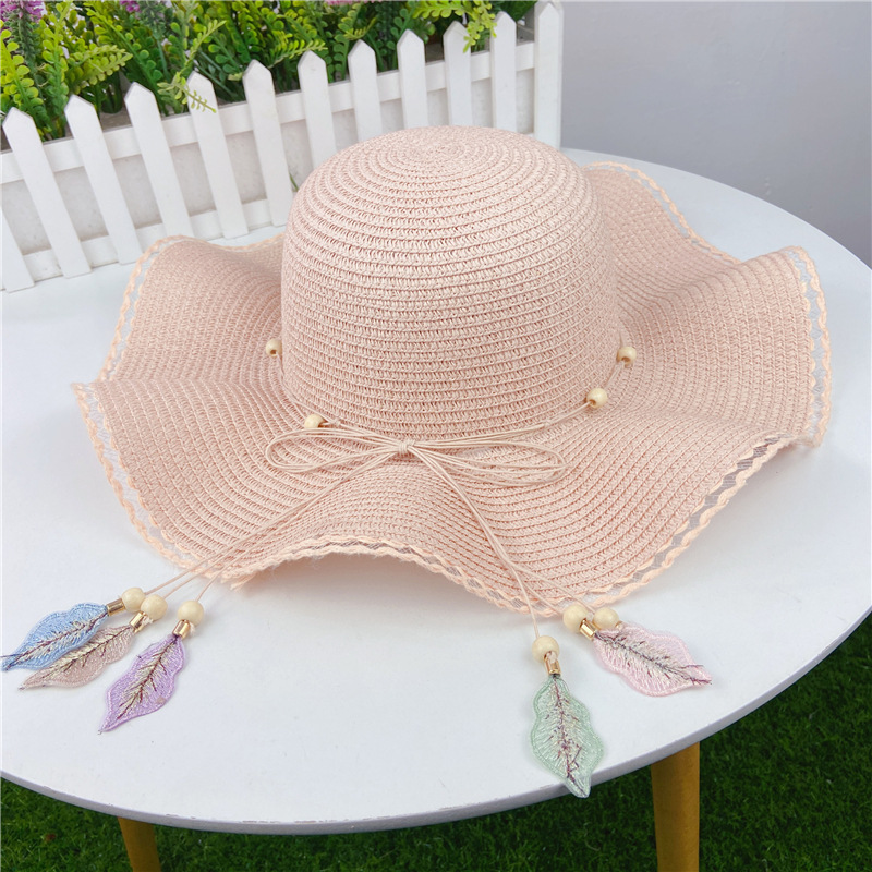 Chapeau Femme Été Grand Bord Feuille Pendentif Bord De Mer Plage Crème Solaire Chapeau De Paille display picture 2