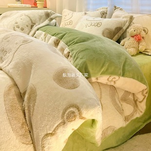 2025 New Milk Velvet Quilt Cover Single Piece Coral Velvet Quilt Cover Winter Fleece-Lined Thickeneded Double-Sided Plush Bed Sheetss Four Pieces