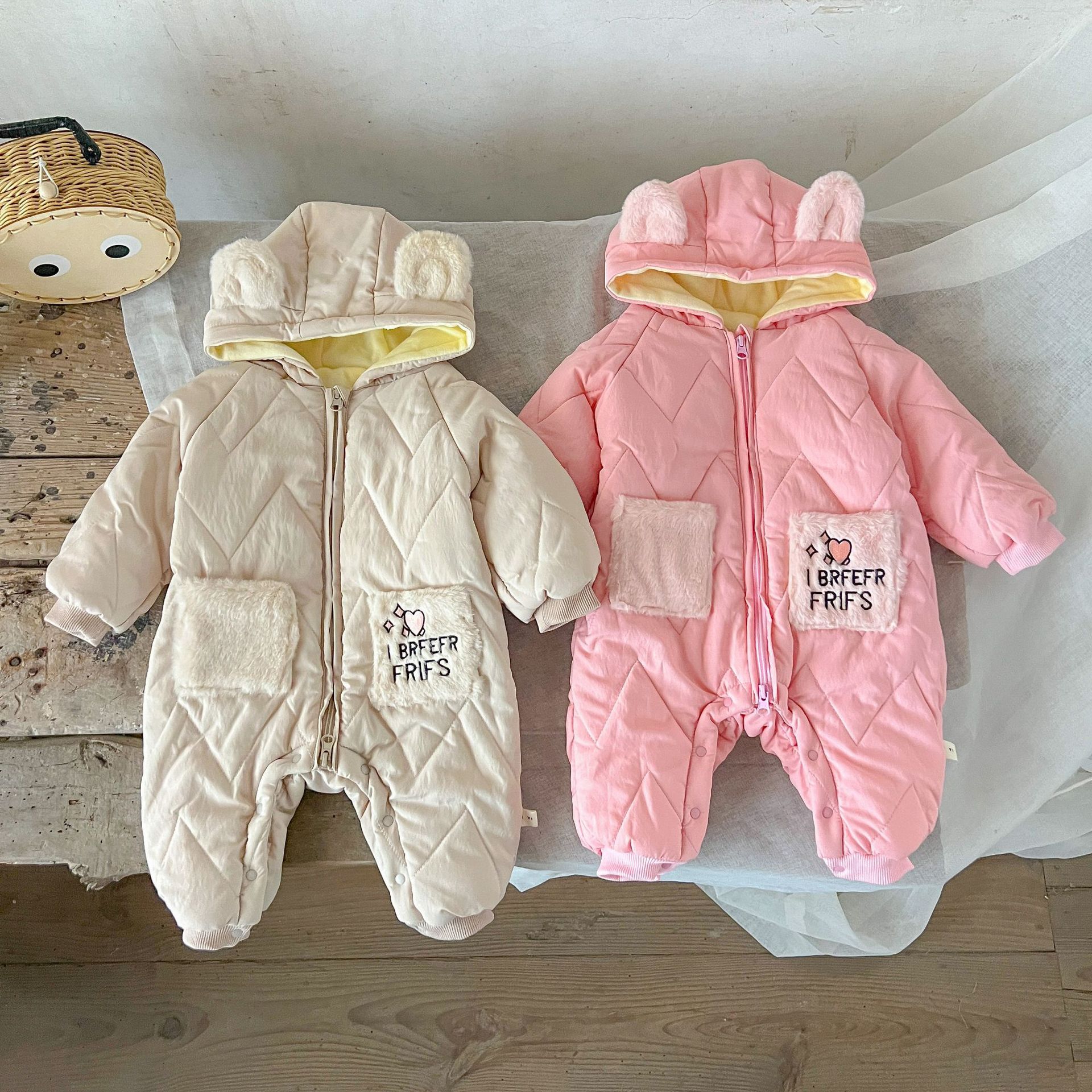 Ropa de invierno para bebé Otoño e Invierno traje de invierno ropa acolchada de algodón súper lindo abrigo de mameluco de Bebé Ropa de una sola pieza