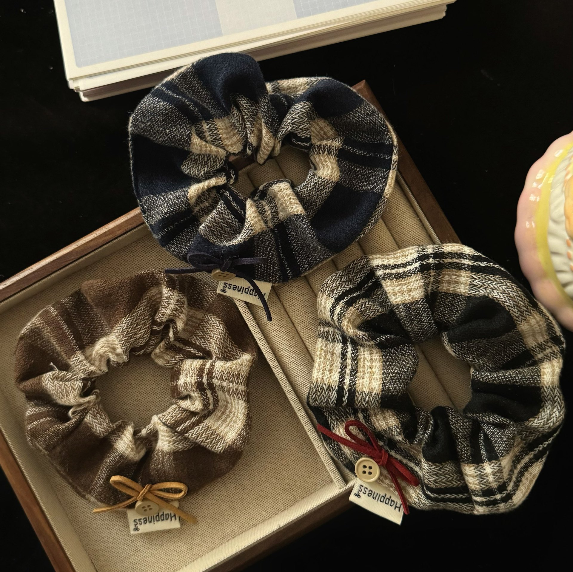 Korean Style Brown Plaid Scrunchie Hair Tie For Ponytail_voghion.com