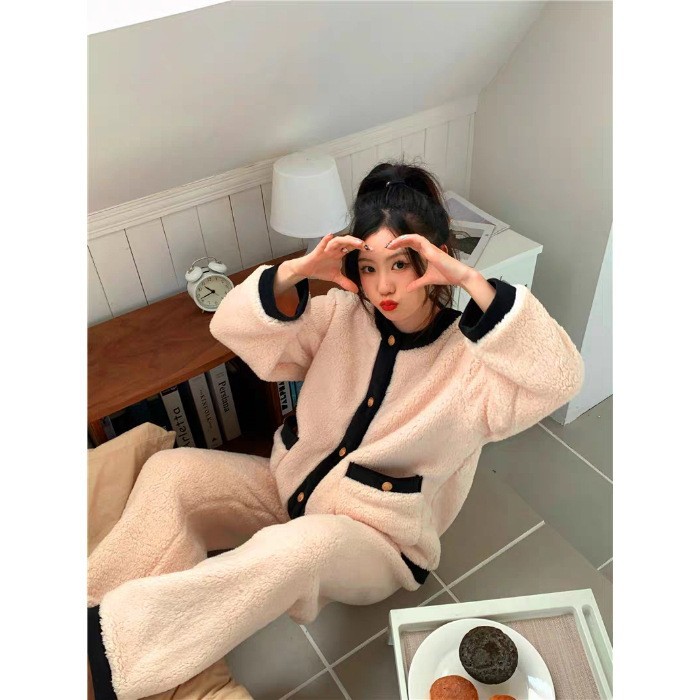 Transmisión en vivo de invierno transfronterizo cálido más pijamas engrosados de terciopelo mujeres lindo rebeca de solapa de ins servicio a domicilio de una pieza