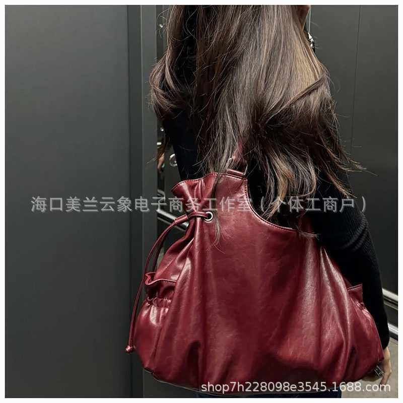 Korean Niche Brand St Oil Large-Capacity Crossbody Bag, Shoulder Bag, Tote Bag, Same Style as Hyo-Jin