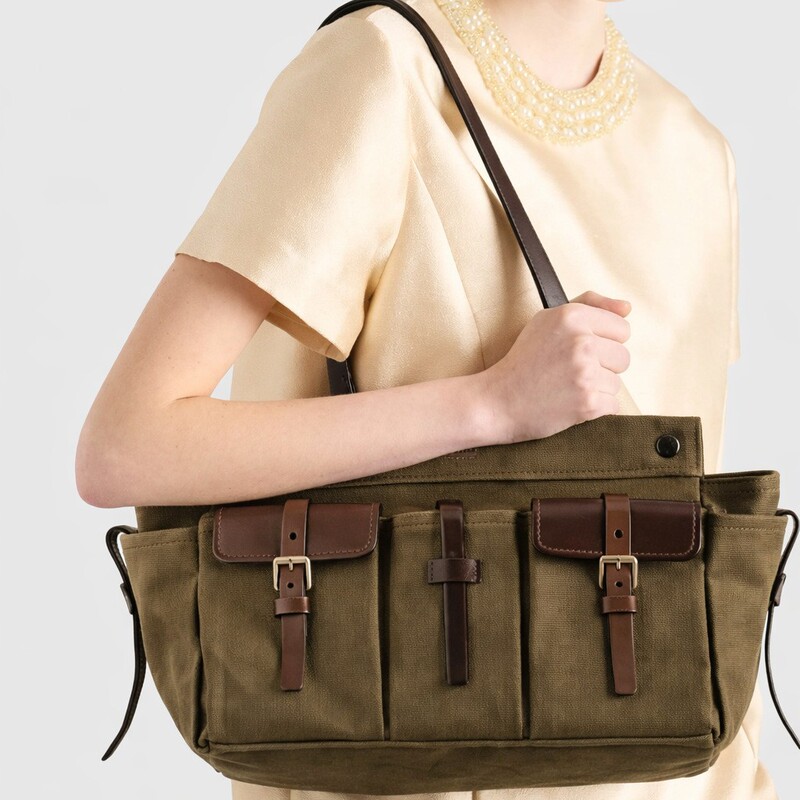 Large Fashion Handbag 2026 Multi-Pocket Leather Embellished Tote Bag Vintage Shoulder Underarm Biker Bag
