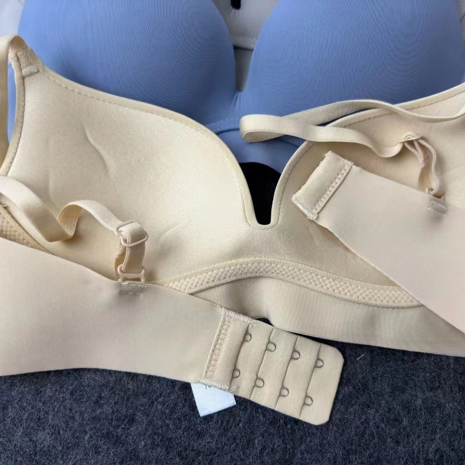 Verano brillante sin marcas sin marcas ropa interior gruesa sexy sujetador contra el pecho caída sujetador al por mayor