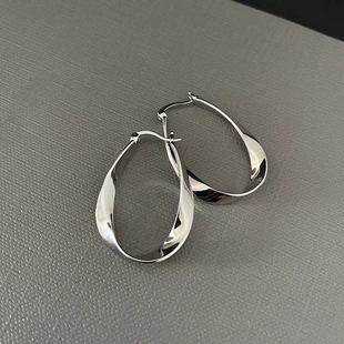 Elegant Hoop Earrings for Women, Light Luxury Style, Internet Celebrity Jewelry in Gold or Platinum