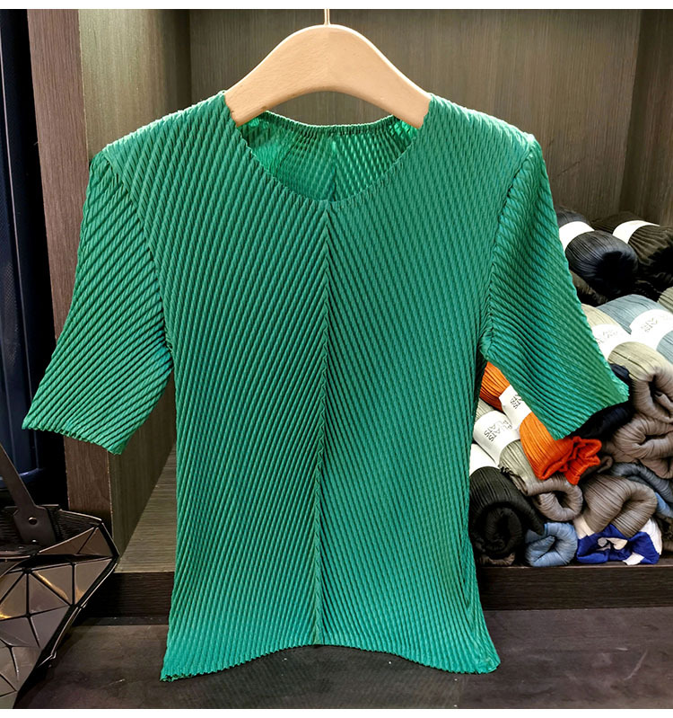 Áo thun cổ tròn xếp ly vảy rồng tay ngắn cao cấp nữ — Màu đen, tinh bột củ sen, màu tím đậm, bột hoa anh đào chi tiết 11