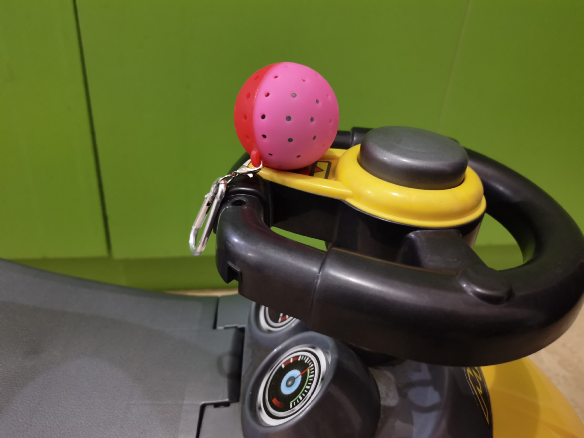 双色硅胶啸叫球钥匙扣