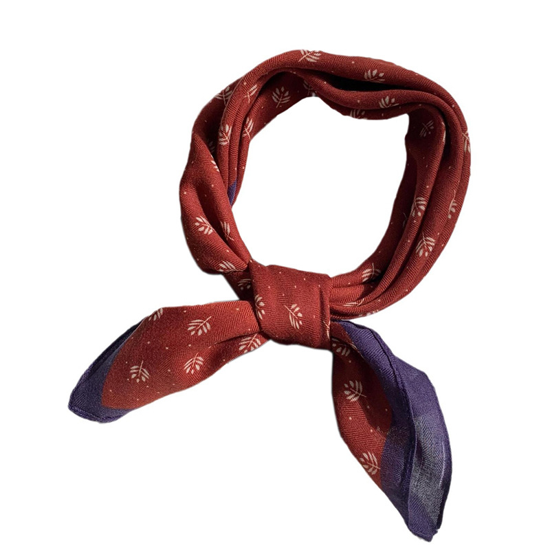 Pequeña toalla cuadrada bufandas de seda para mujeres 2025 nuevo paquete coreano de pañuelo de seda bufandas de cuello bufandas al por mayor