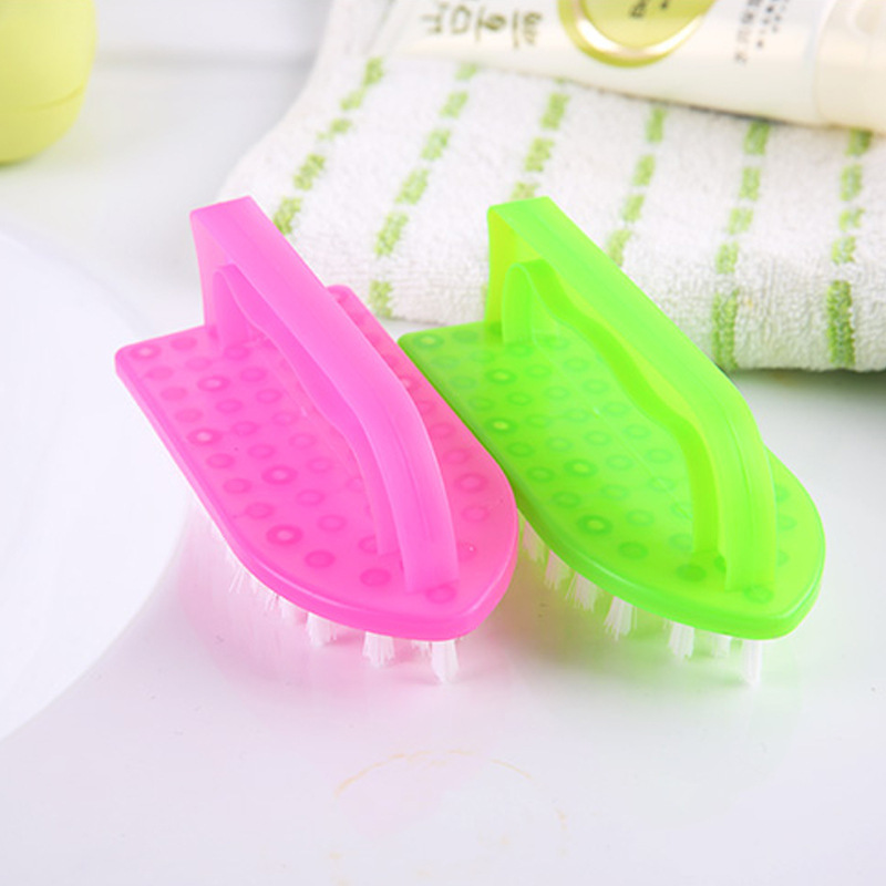 Pequeño cepillo de hierro de un dólar tienda de tiendas de productos básicos de plástico mayorista cepillo de limpieza de lavandería cepillo de zapatos