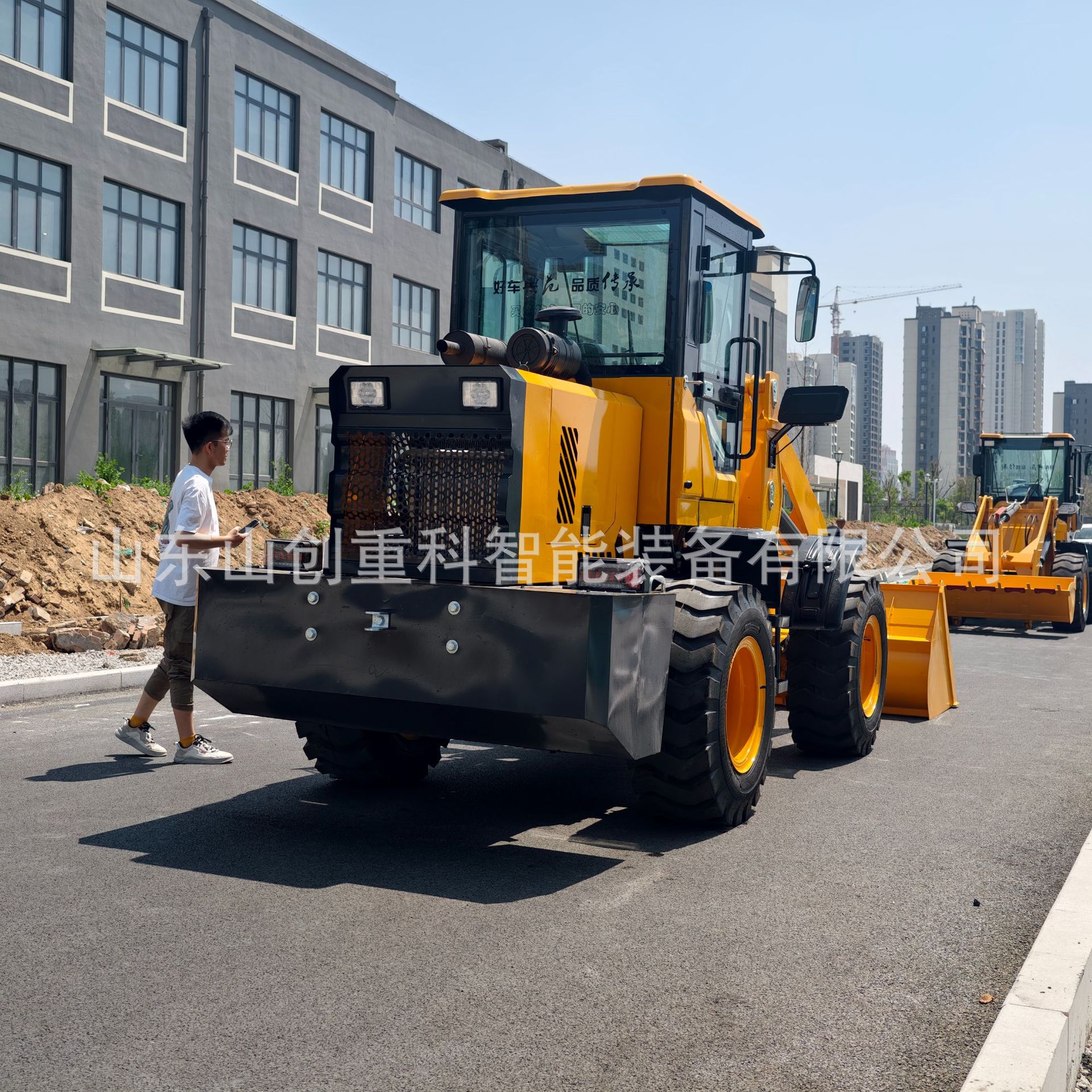 供应946装载机四驱工程柴油小铲车抓木机工程挖土用小型装载机