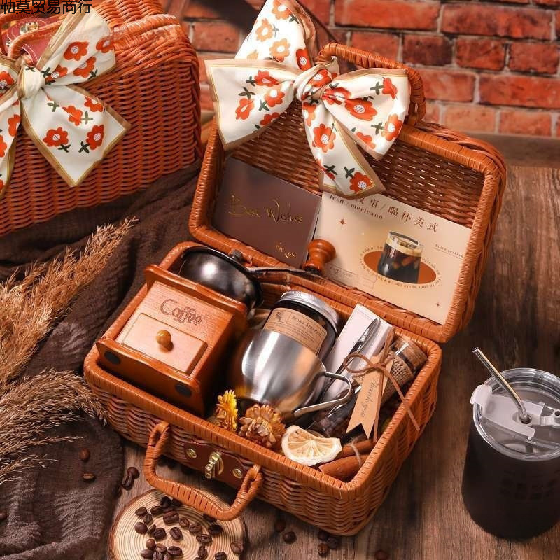 Hand-operated manual coffee grinder, gift set with coffee beans, integrated small portable home-use grinder Hand-operated manual coffee grinder, gift set with coffee beans, integrated small portable home-use grinder