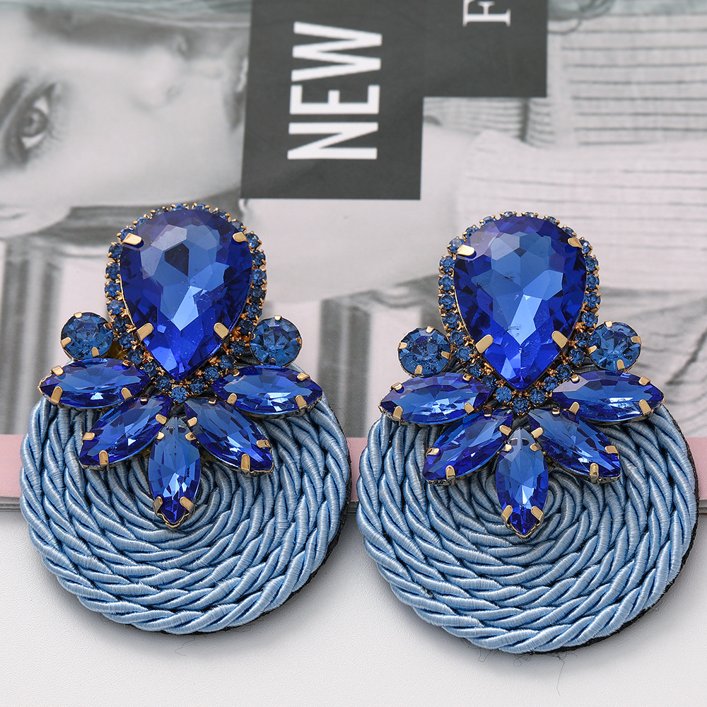 Fashion Round Diamond Braided Earrings display picture 3