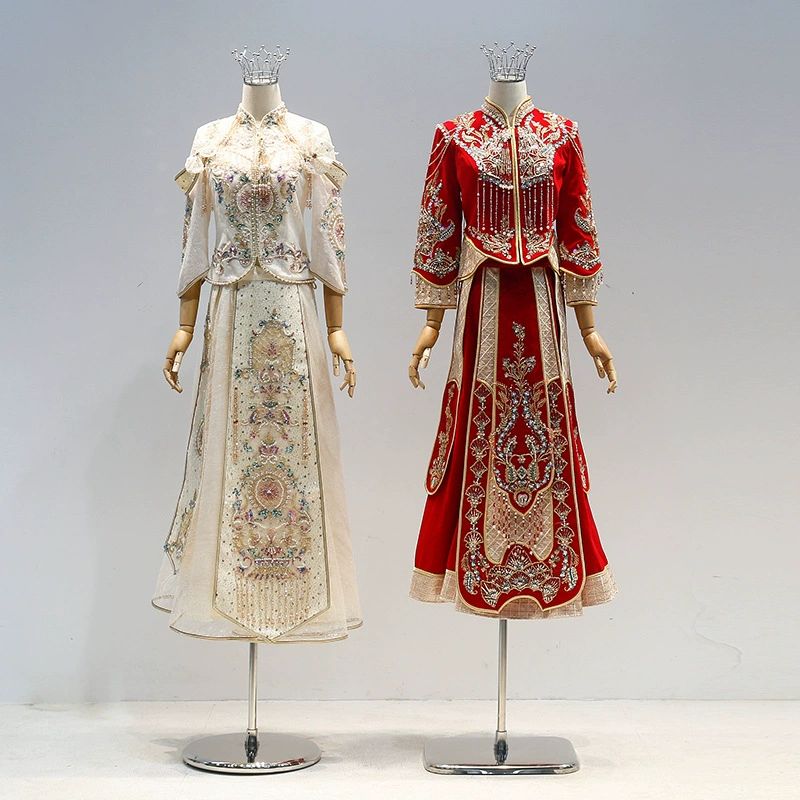 Mannequin head, physiological pleated skirt, stand full body