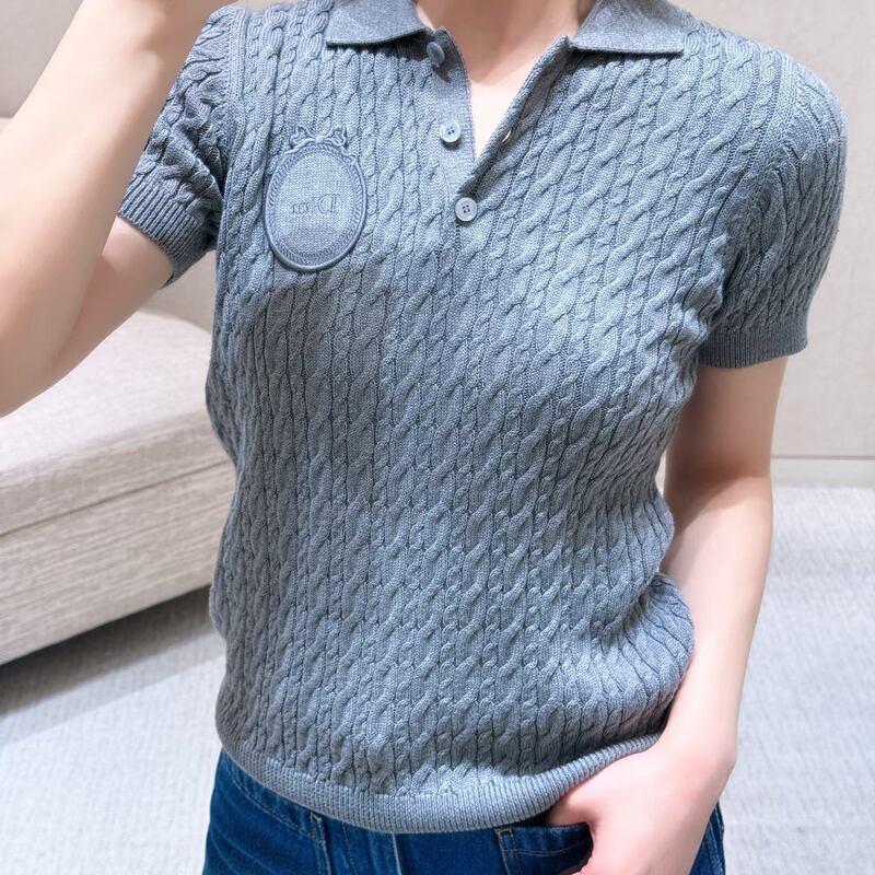 Shenzhen Nanyou Garden World Series Soft Pink White Polo Collar Knitted Short-Sleeve Sweater with 3D Embroidered Badge