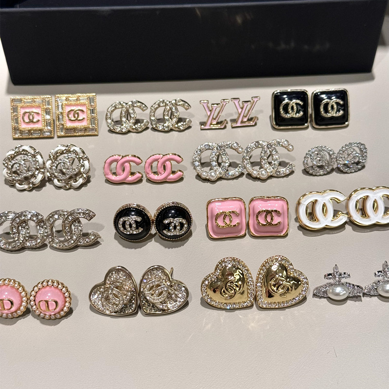 25b Xiangjia Xiaoxiang Style Double C Letter Diamond Pearl Earrings Female Temperament Advanced Fragrance Grandma Earrings Earrings