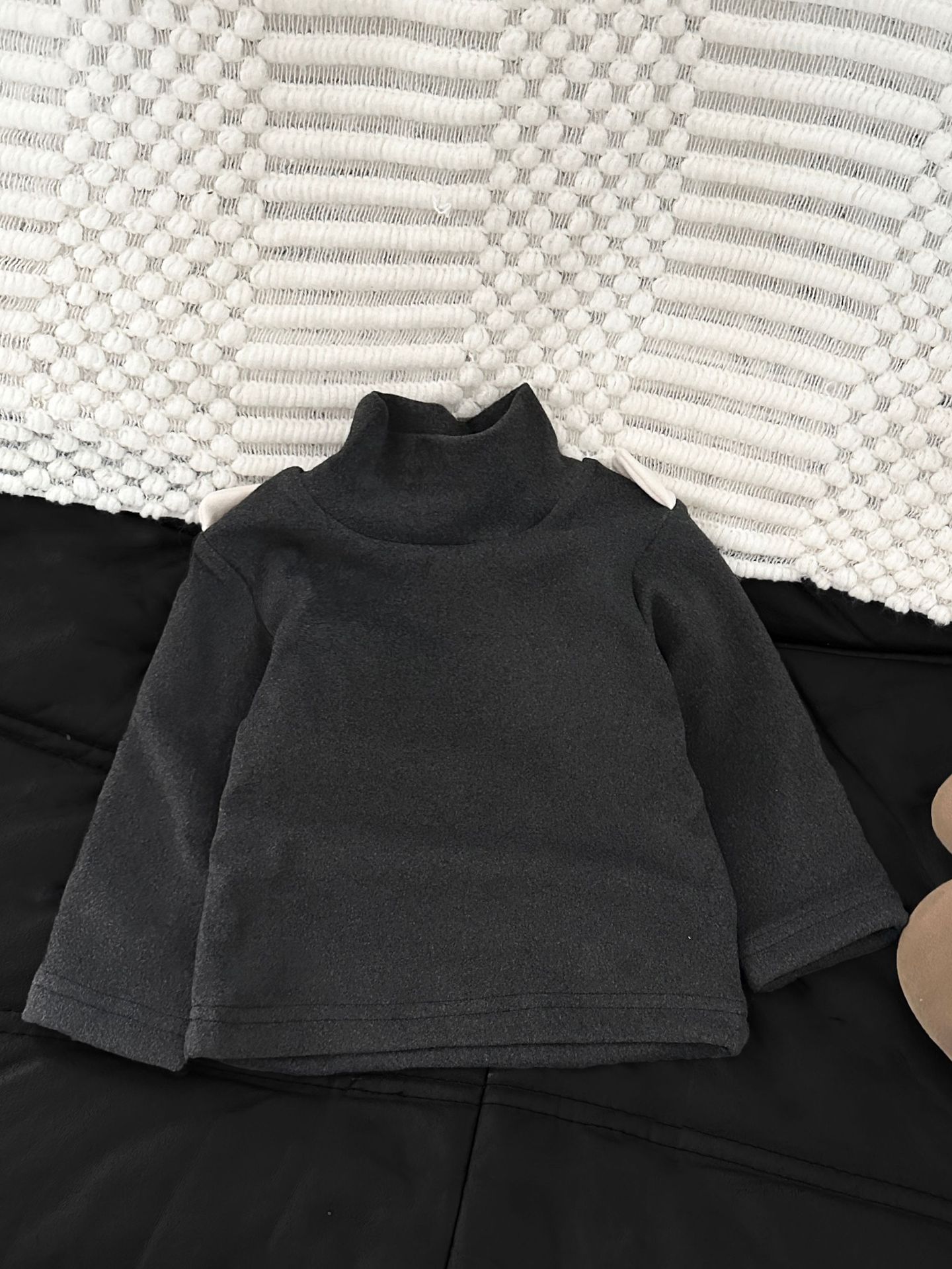 Baby otoño y invierno versátil camiseta de base, nuevo estilo de medio cuello cómodo para niños y niñas, ropa caliente para bebés gruesa image 4