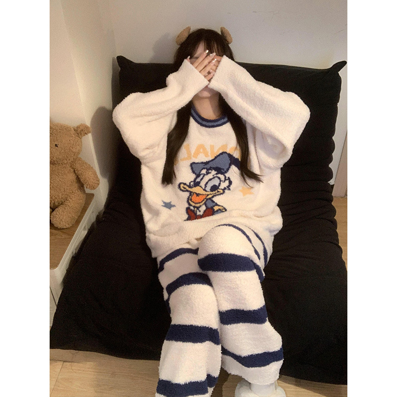 Korean-style cute Donald Duck knitted fleece pajamas for women, new winter warm and thickened home wear set