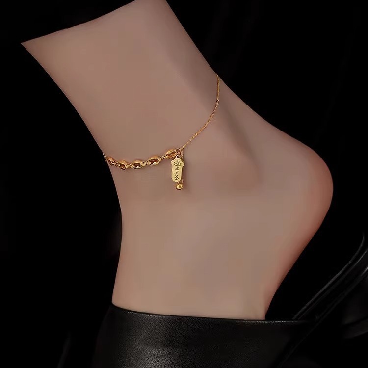 Wen Jian 2024 nuevo estilo, tobillera, nicho femenino, diseño avanzado, personalidad de lujo ligero, cadena de pie, acero de titanio