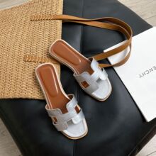 ��ЬŮ�⴩2026���¿�ins�����ļ��ٴ����Ь�r��ɳ��ƽ��һ����