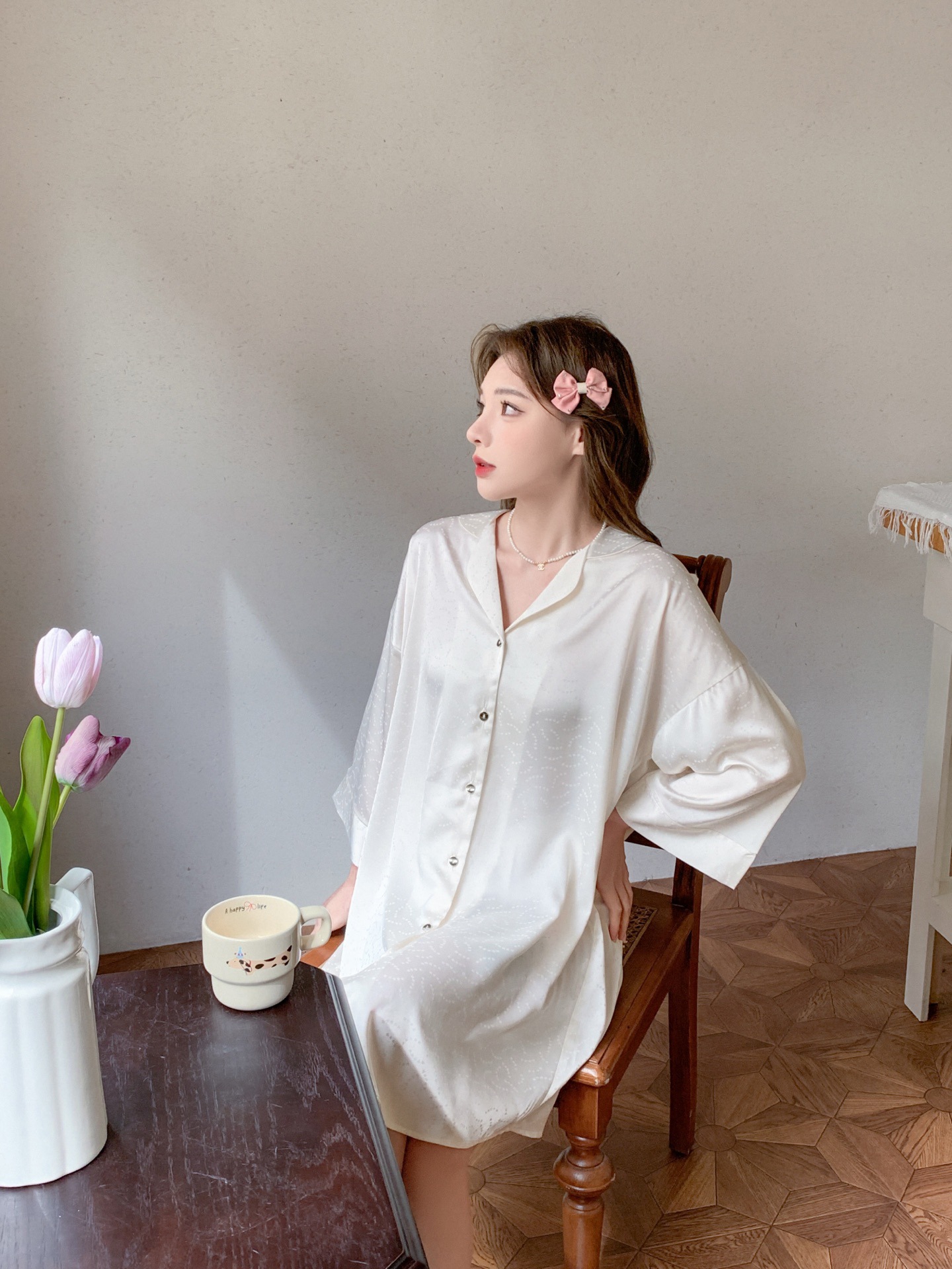 어두운 무늬 흰색