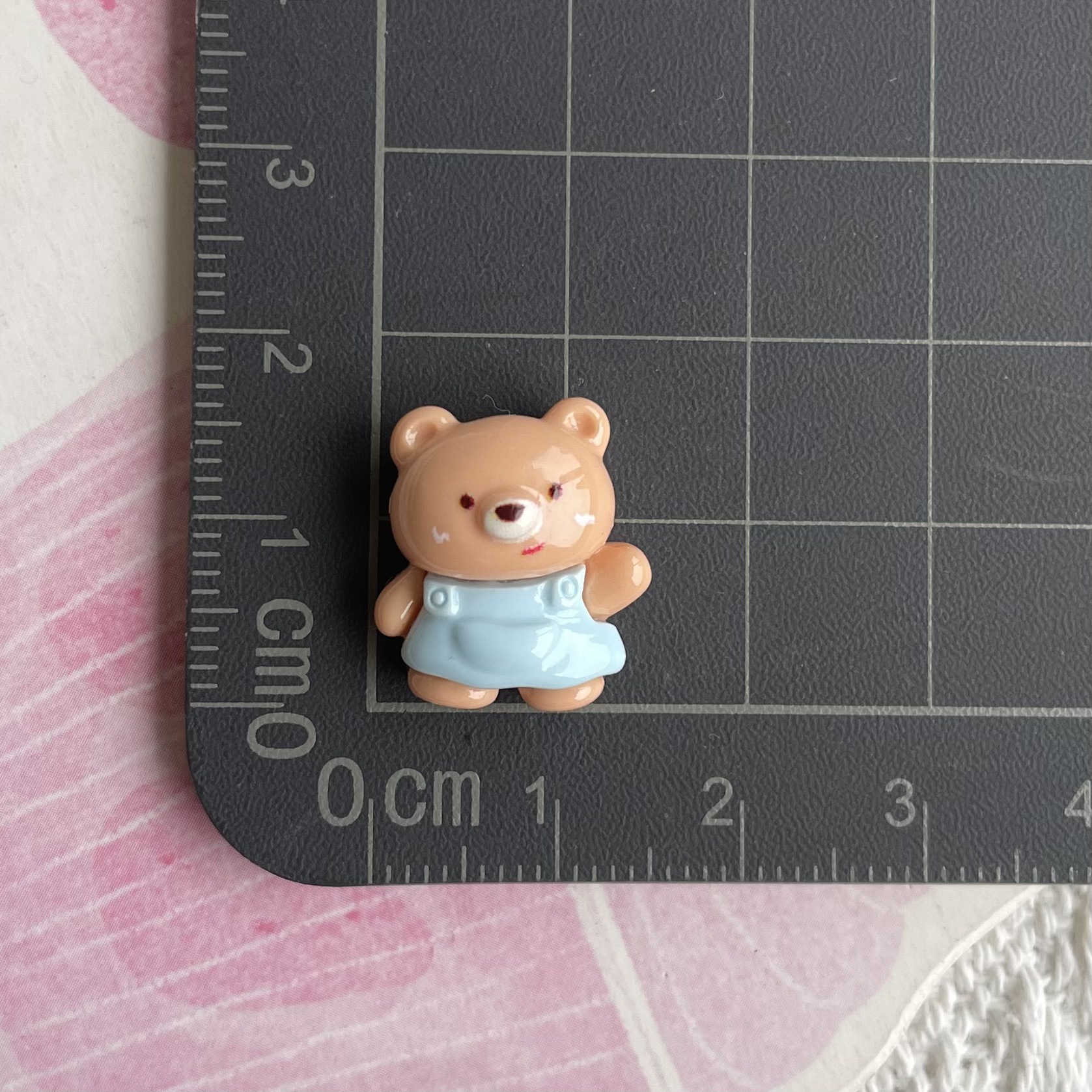 小さいサイズの動物の樹脂の部品の猫のウサギの恐竜の熊の装飾の材料のヘアピンの携帯のケースの靴の装飾のアクセサリ