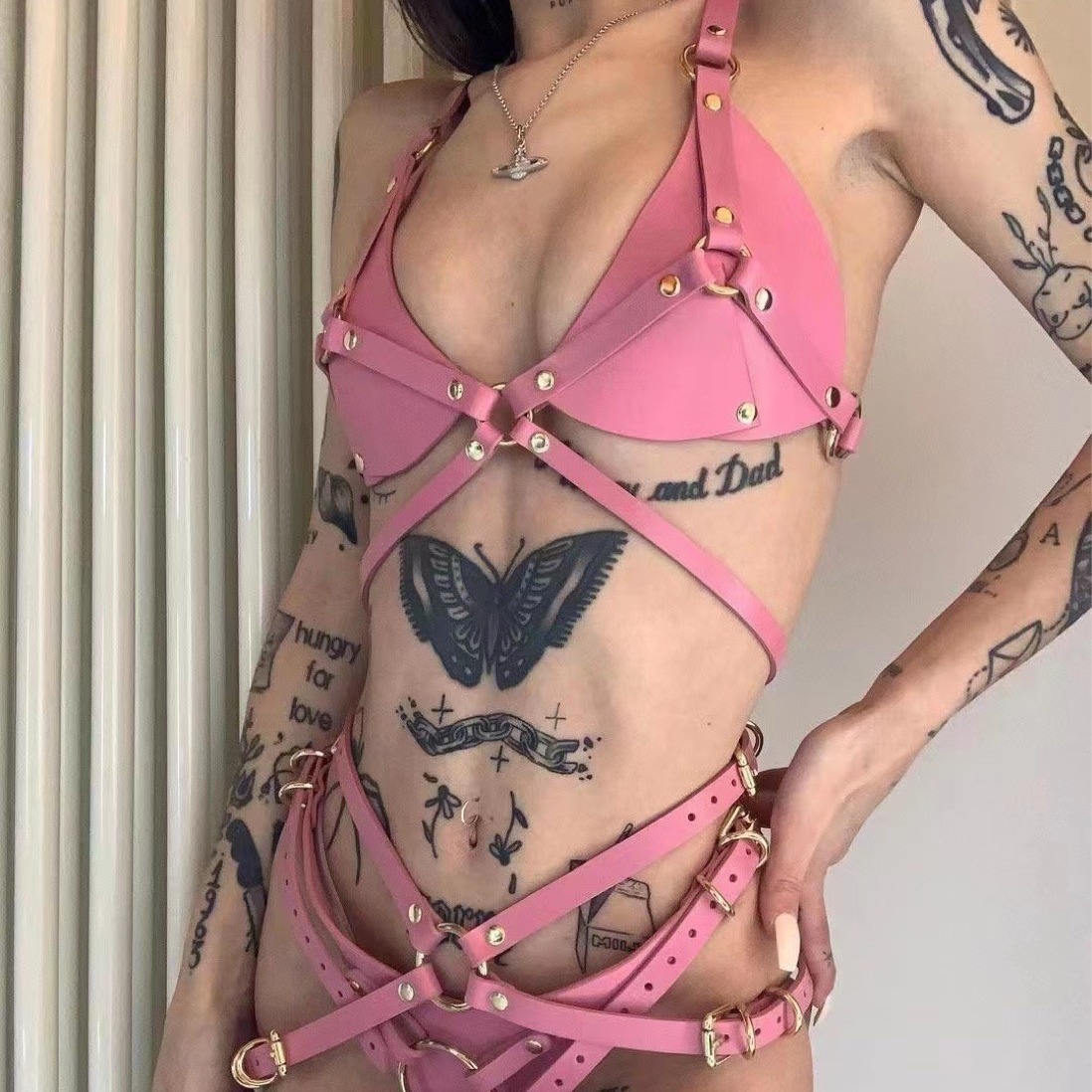 2023 nuevo traje de ropa interior de moda de cuero apretado atractivo de las mujeres calientes transfronterizas suministro directo de fábrica al por mayor