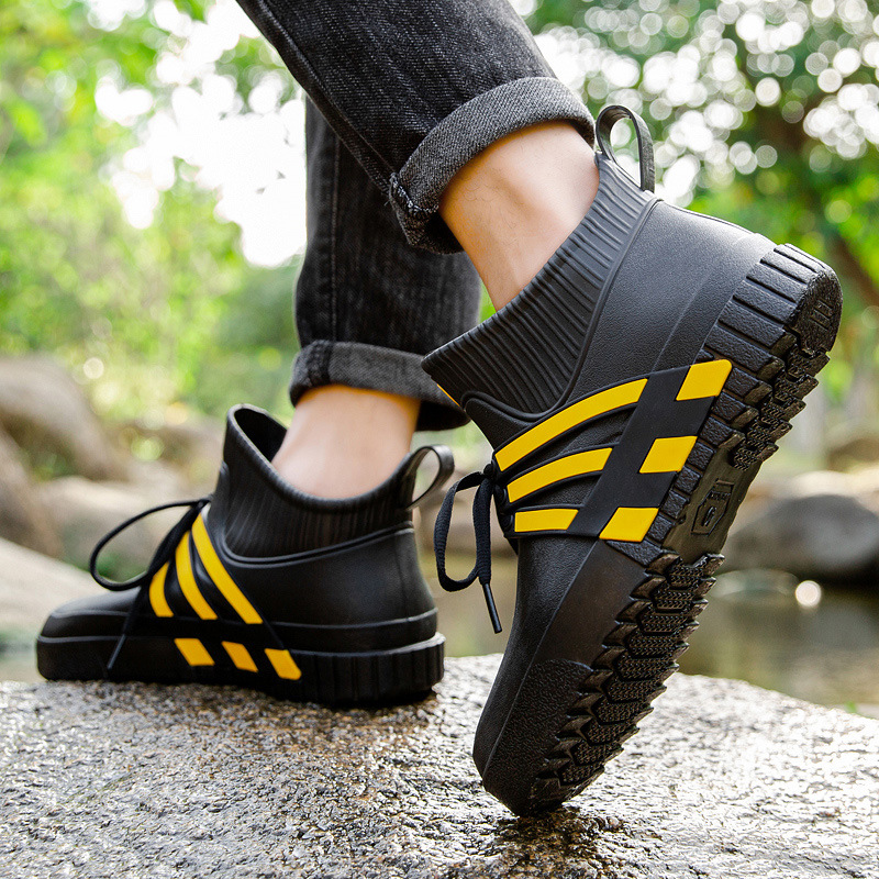 Nueva moda antideslizante impermeable Botas de lluvia de media pantorrilla Botas de lluvia engrosada de moda pesca cocina lavado de coches zapatos y botas de pegamento de plástico image 4