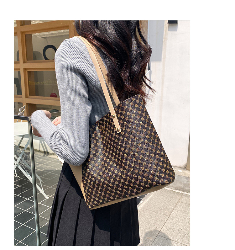 Women's Large All Seasons Pu Leather Color Block Fashion Square Lock Clasp Tote Bag display picture 2