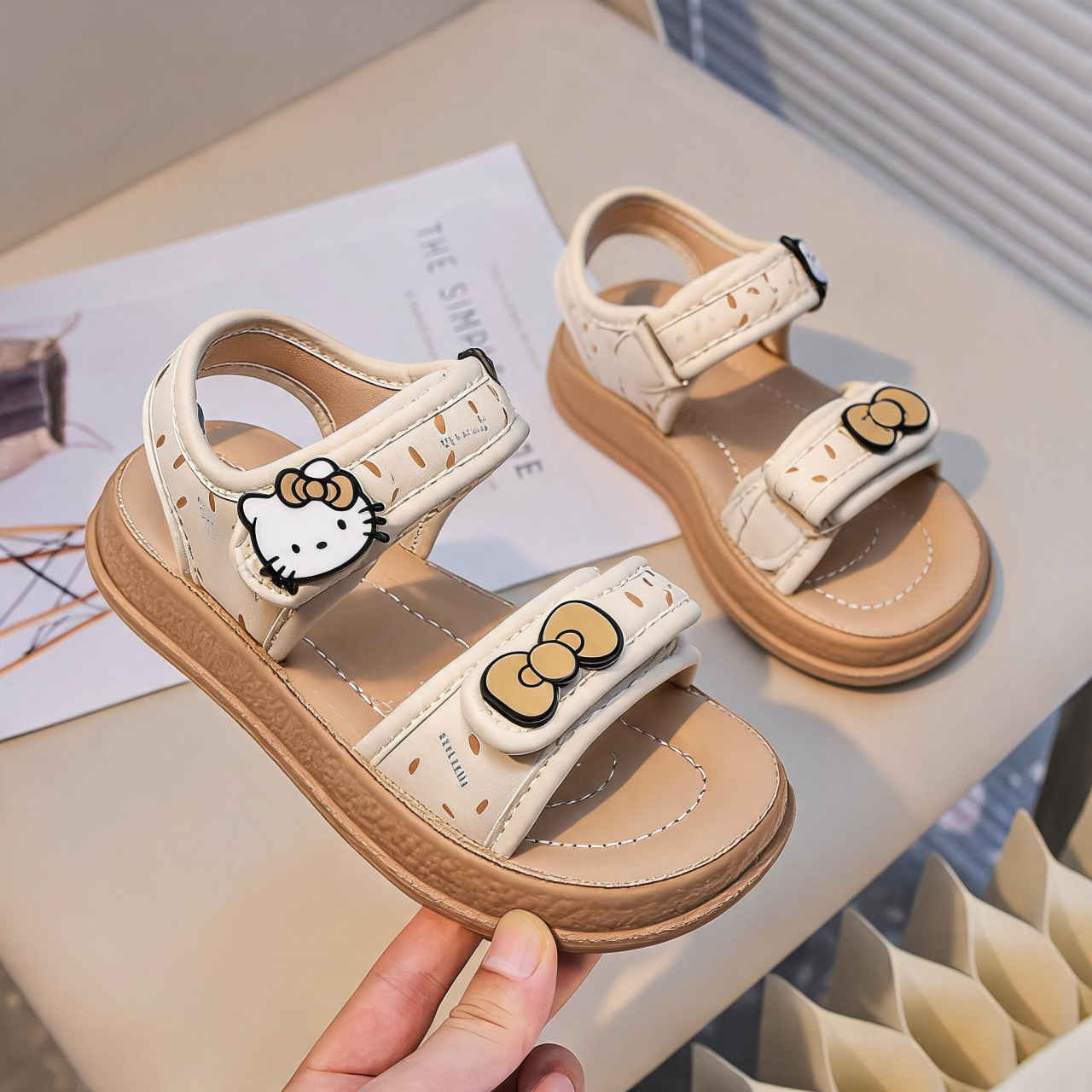 Zapatos de playa para niños de verano 2026 nuevos zapatos casuales de moda para chicas zapatos de princesa de dibujos animados para niños mayores