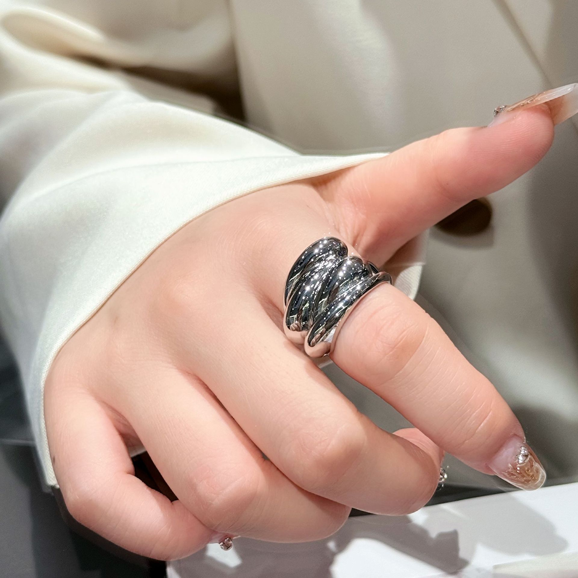 Designer Ring For Women Geometric Metallic Unique Versatile Accessory_voghion.com