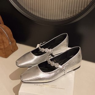 Temperamento plata puntera media pantuflas mujeres que usan primavera y verano noche francesa estilo hada sandalias suela gruesa zapatos Mary Jane