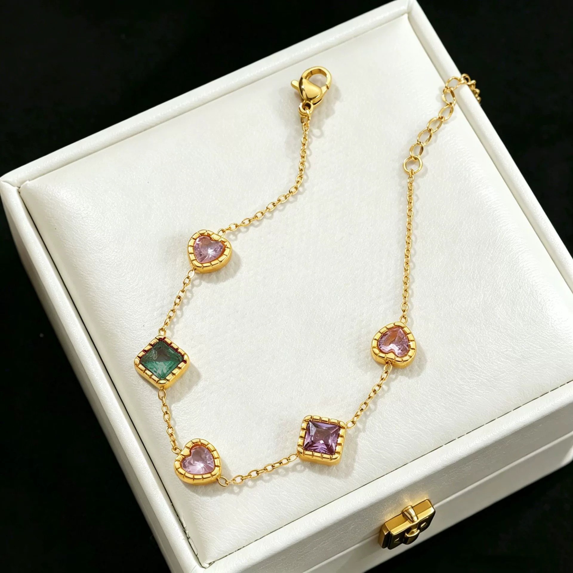Pulsera de joyería de moda dorada de todo fósforo, lujo ligero, simple, nueva pulsera de acero de titanio que no se desvanece, trébol de cuatro hojas para mujer, transfronterizo