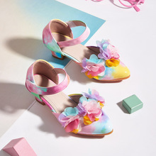 2025新款女童彩色花边高跟鞋粗跟舒适尖头中空彩色可爱公主凉鞋