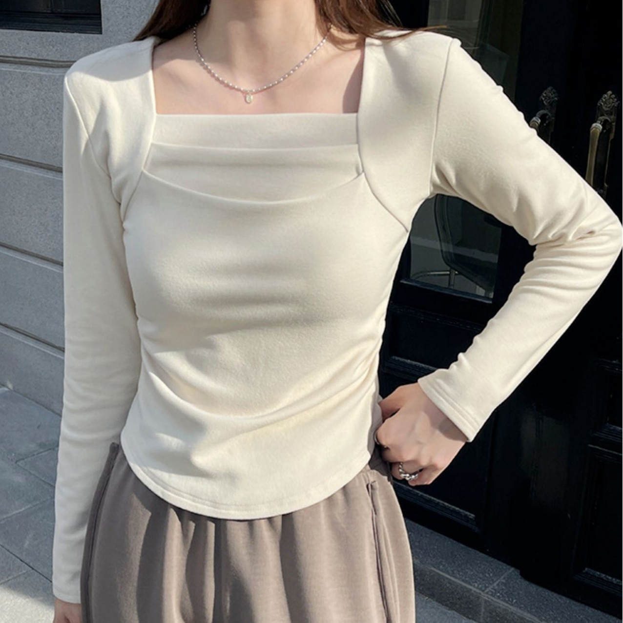 Estilo coreano chica de terciopelo Otoño e Invierno nueva ropa dulce cuello cuadrado plisado cálido bottoming camisa cintura-apretado todo a juego para las mujeres