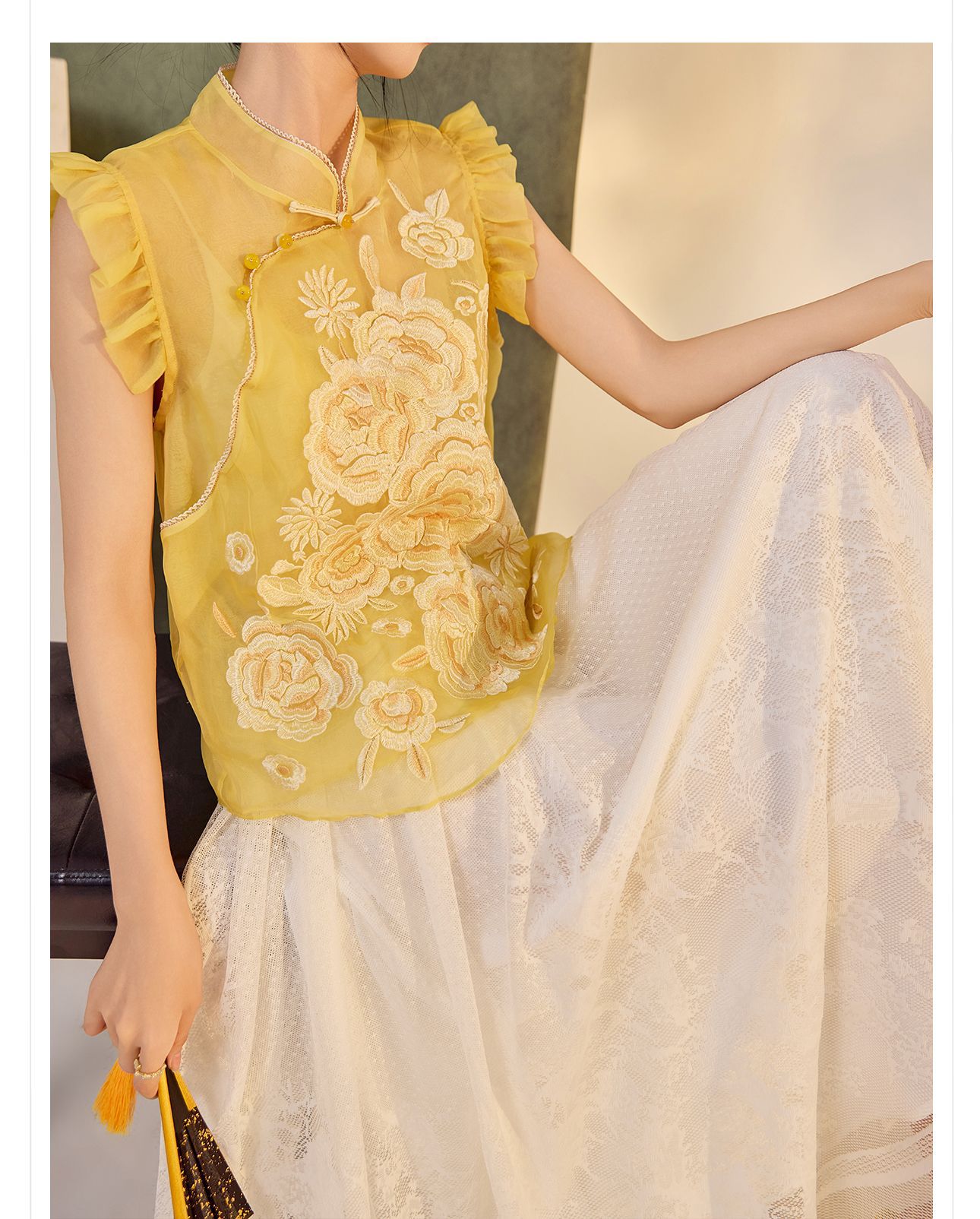 Áo vest gile nữ lụa tằm ren hoa cổ đứng cài nút kiểu Trung Hoa mùa hè N4012 — Màu vàng sữa chi tiết 4