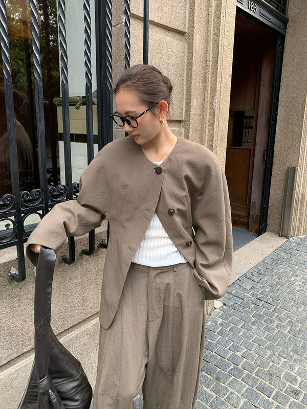 万为 老钱风圆领西服女2025秋季新款无领收腰单排扣西装外套P3710|undefined