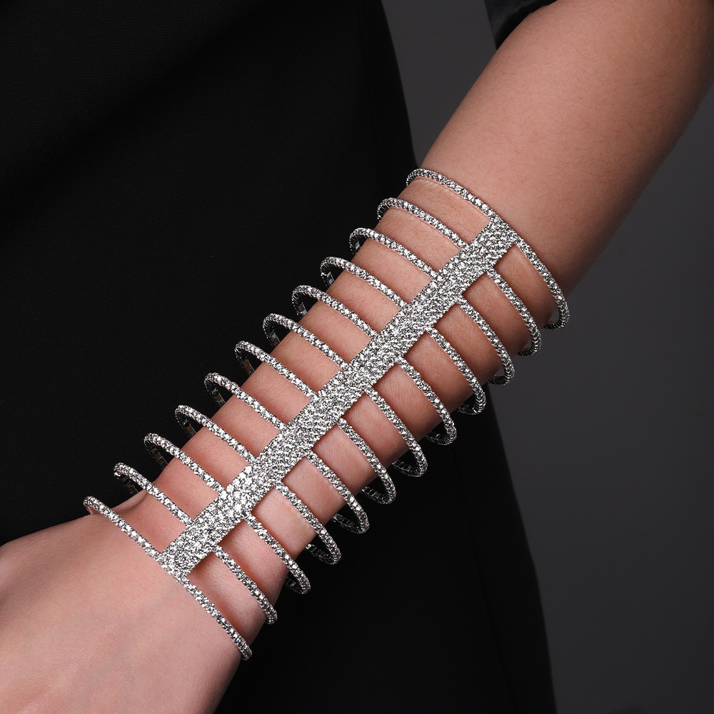 Europa y los Estados Unidos venden pulsera de lujo ligera exagerada nicho de diseño brazalete abierto pulsera ajustable