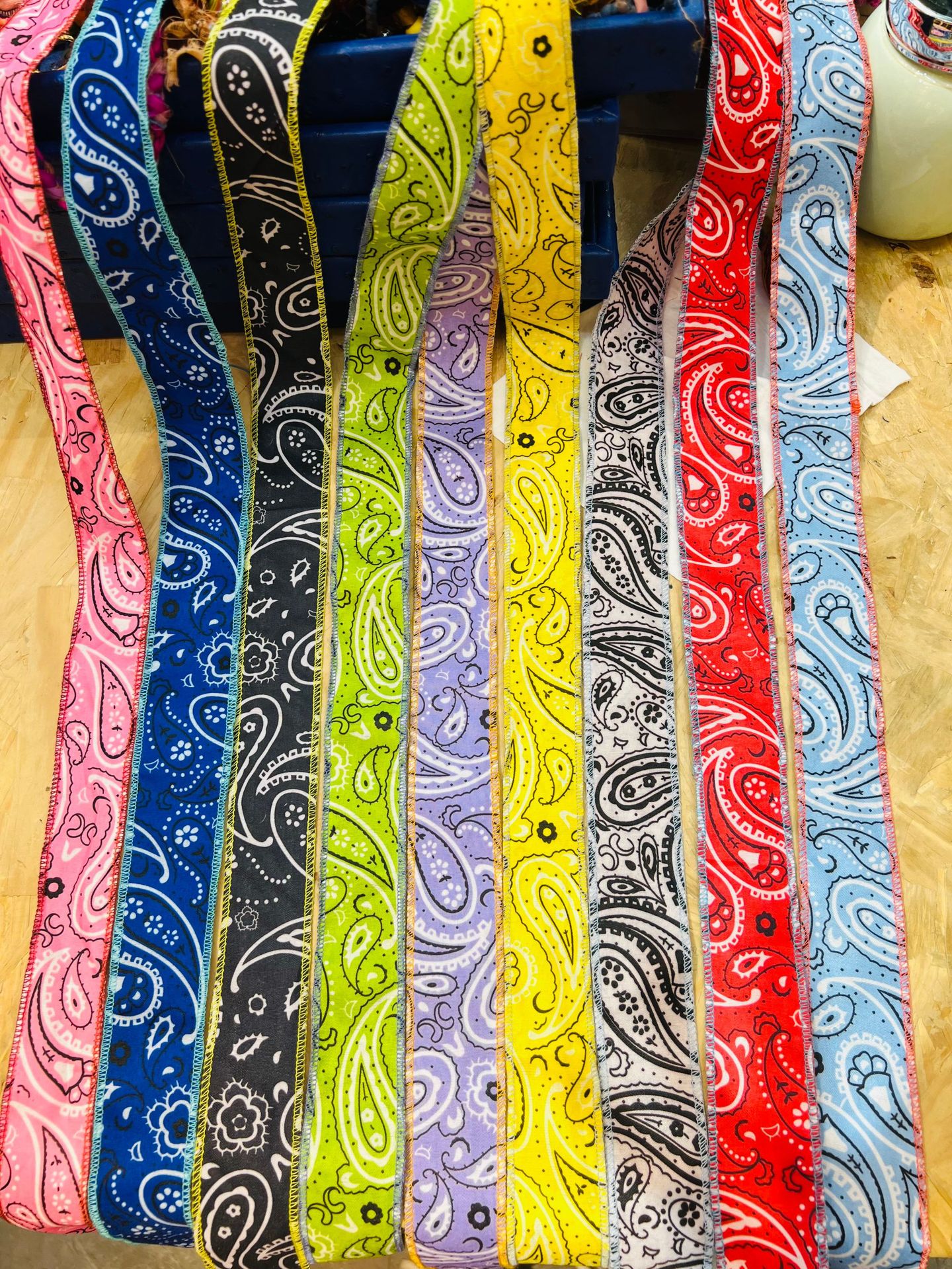 신규 색상 - 현재 노란색만 있습니다.