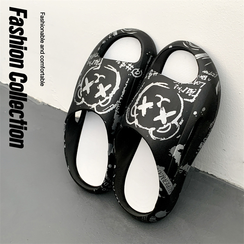 Men's Slippers for Summer Outdoor Wear 2025 New Indoor Home Couple Non-Slip Sandals Men's Lightweight Non-Slip Slippers