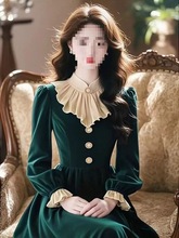 小众不撞款正式场合设计感端庄大气感绿色丝绒打底连衣裙女冬