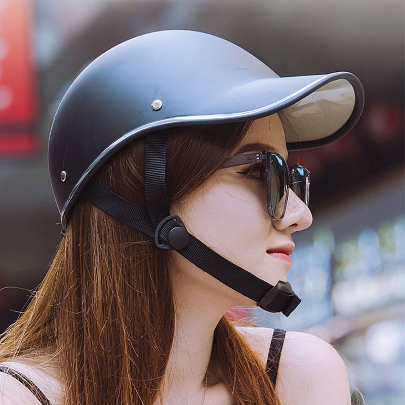 Cycling Sports Helmet for Women in Summer, Couple's Peaked Cap, Lightweight Personalized Helmet, Breathable Sun Protection Half Helmet for Men in Summer