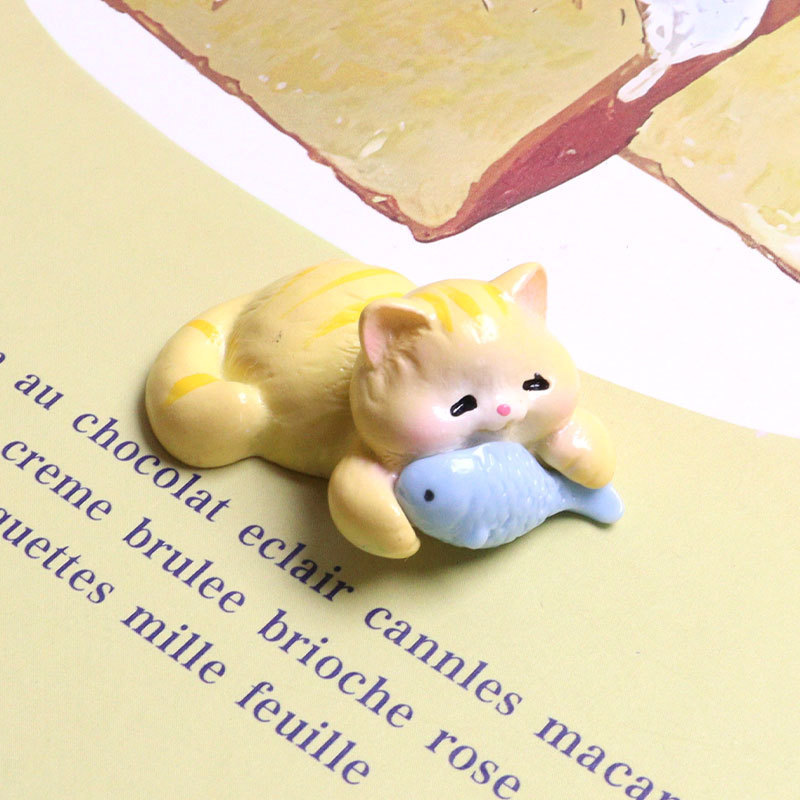 植毛樹脂魚を食べる猫漫画 diy ペンダントキーホルダー手作りヘアピン頭飾り装飾アクセサリー材料|undefined